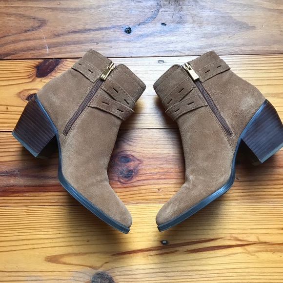 Naturalizer Suede Tan Cognac Pointed Toe Boots with Strap, EUC, 7.5 - Picture 6 of 13